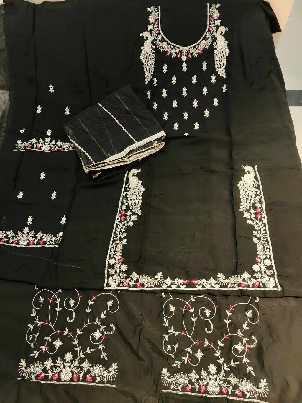 Punjabi Suit With Handwork