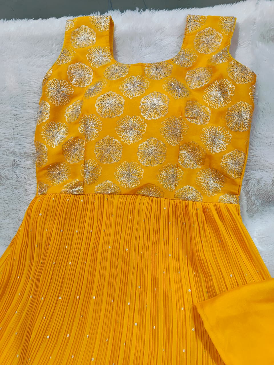 💛 Party Wear Gown